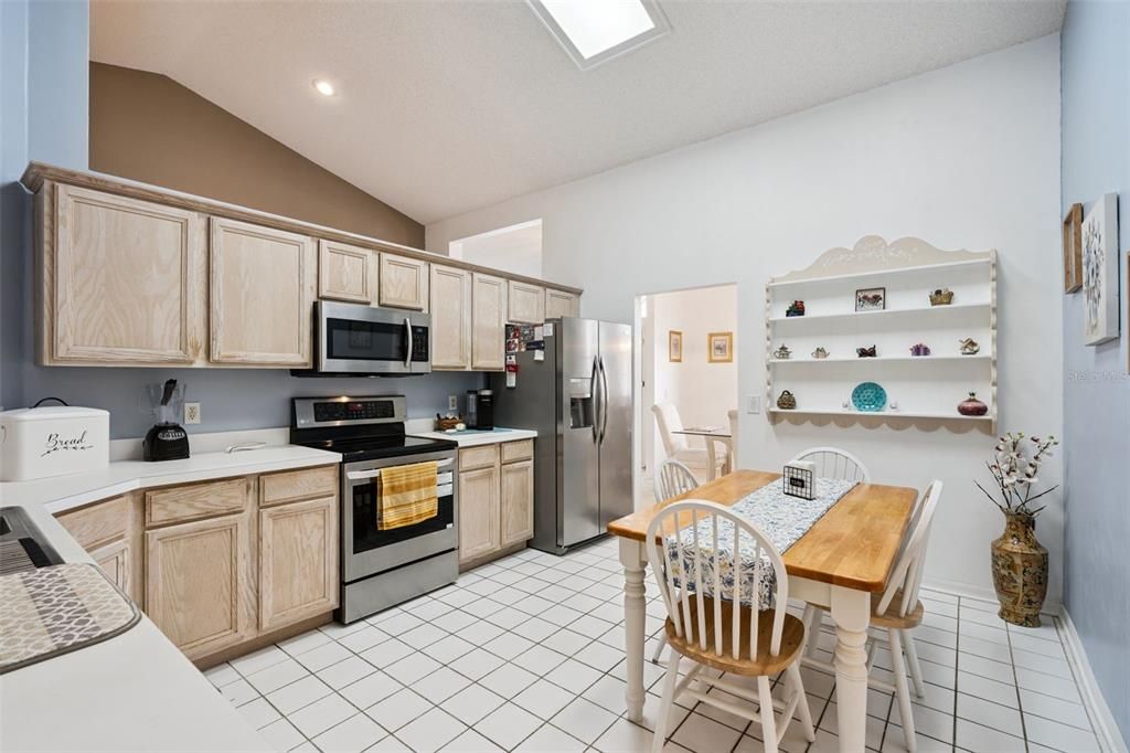 For Sale: $525,000 (4 beds, 2 baths, 1931 Square Feet)
