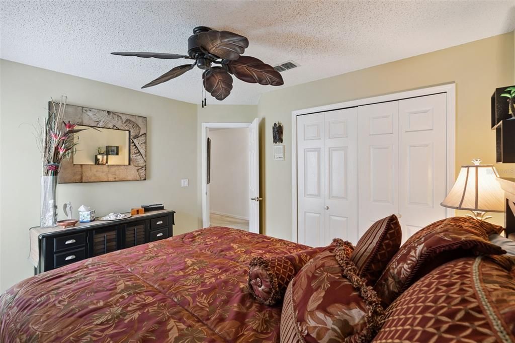 For Sale: $525,000 (4 beds, 2 baths, 1931 Square Feet)