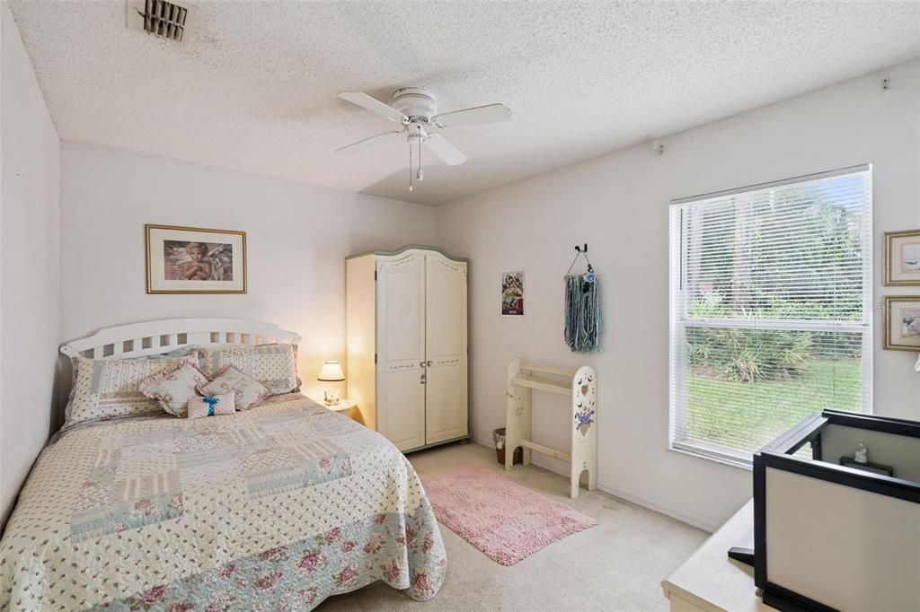 For Sale: $525,000 (4 beds, 2 baths, 1931 Square Feet)