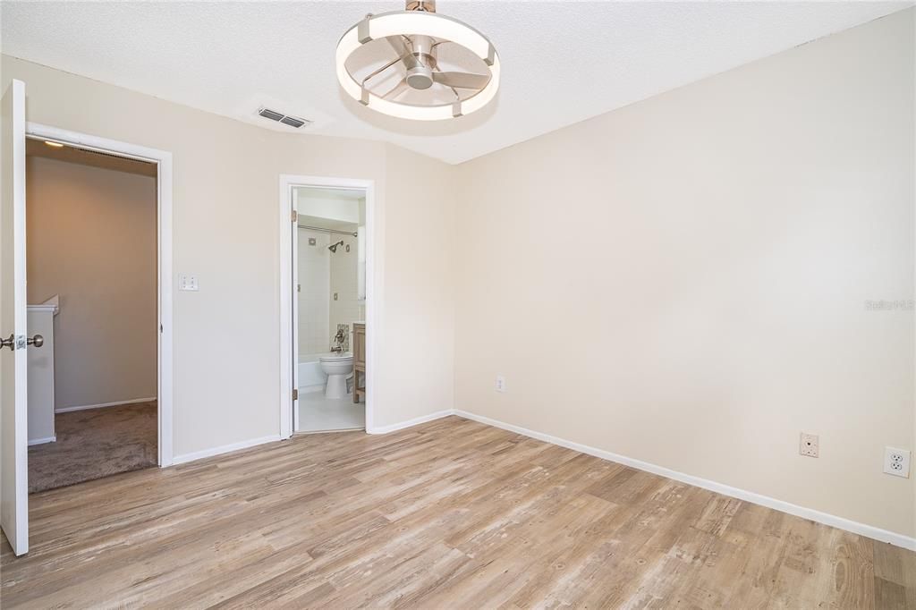 For Rent: $2,200 (2 beds, 2 baths, 1000 Square Feet)