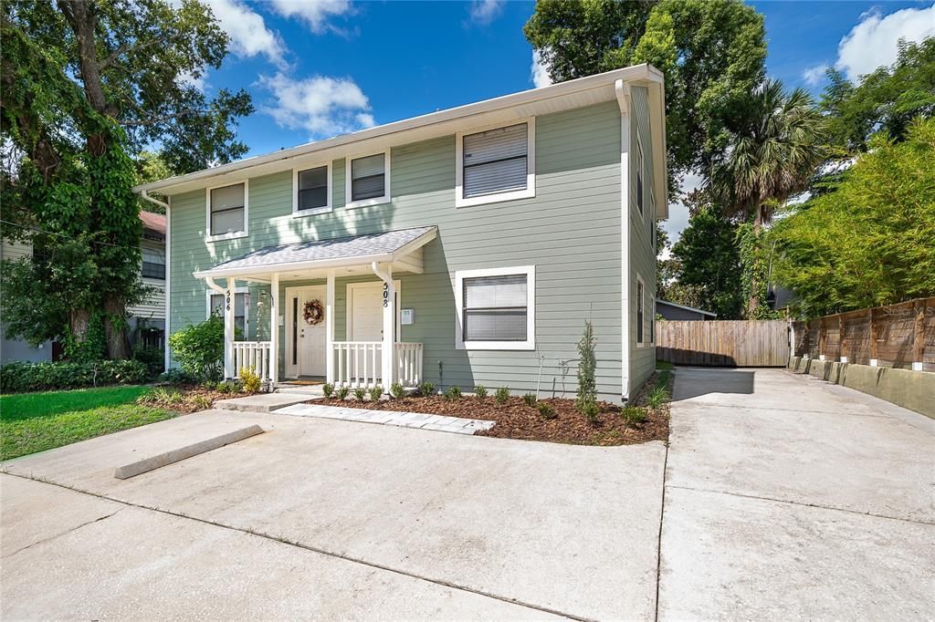 For Rent: $2,200 (2 beds, 2 baths, 1000 Square Feet)