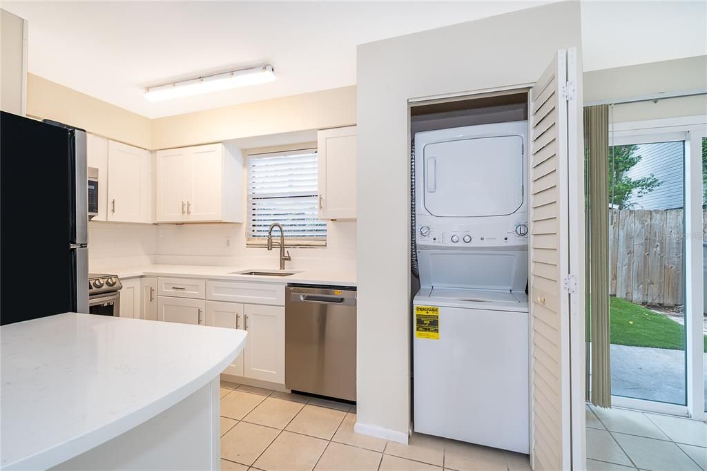 For Rent: $2,200 (2 beds, 2 baths, 1000 Square Feet)
