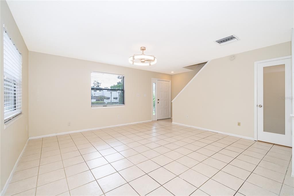 For Rent: $2,200 (2 beds, 2 baths, 1000 Square Feet)