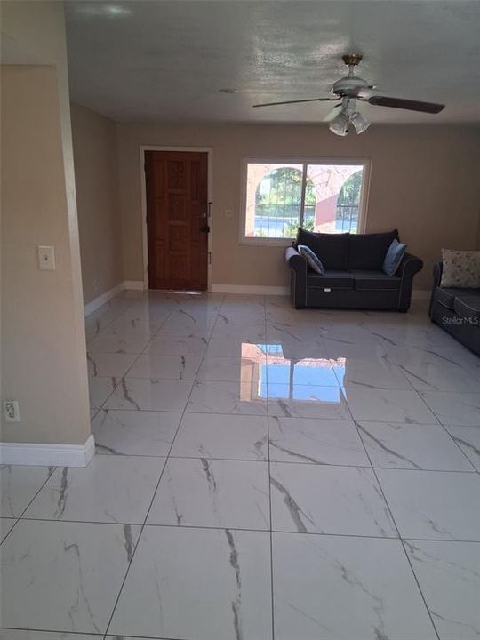 For Rent: $1,800 (2 beds, 2 baths, 1096 Square Feet)