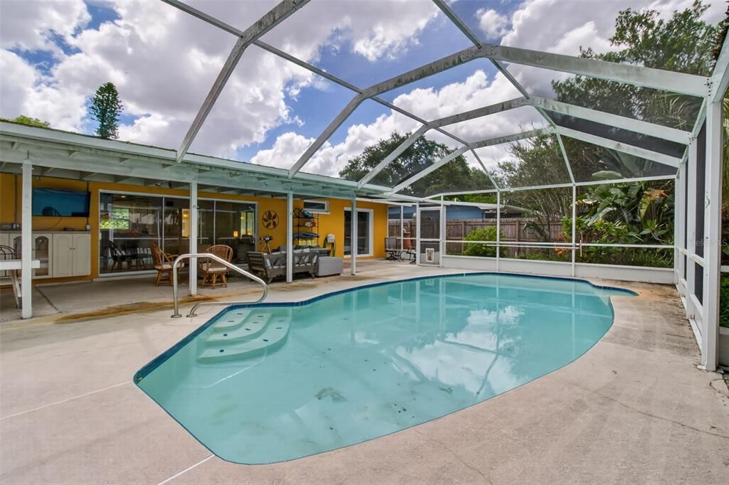 For Sale: $499,000 (3 beds, 2 baths, 1447 Square Feet)