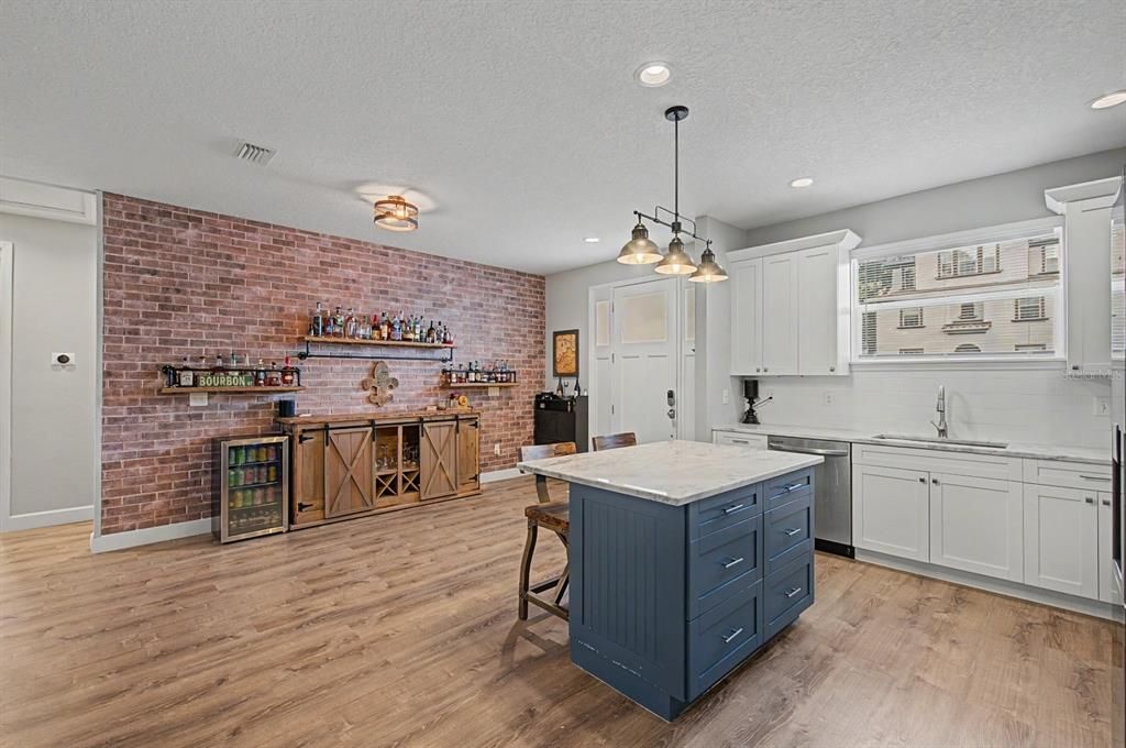 For Sale: $599,900 (3 beds, 2 baths, 1360 Square Feet)