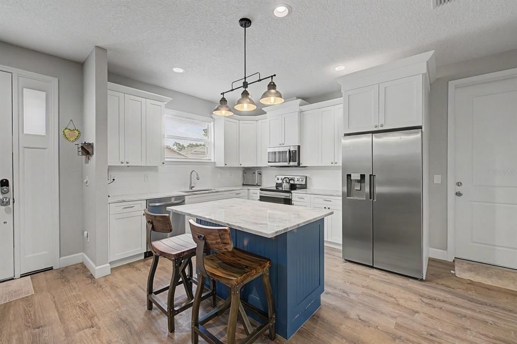 For Sale: $599,900 (3 beds, 2 baths, 1360 Square Feet)