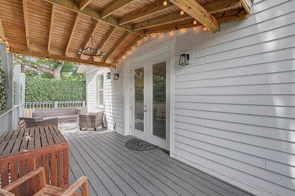 For Sale: $599,900 (3 beds, 2 baths, 1360 Square Feet)