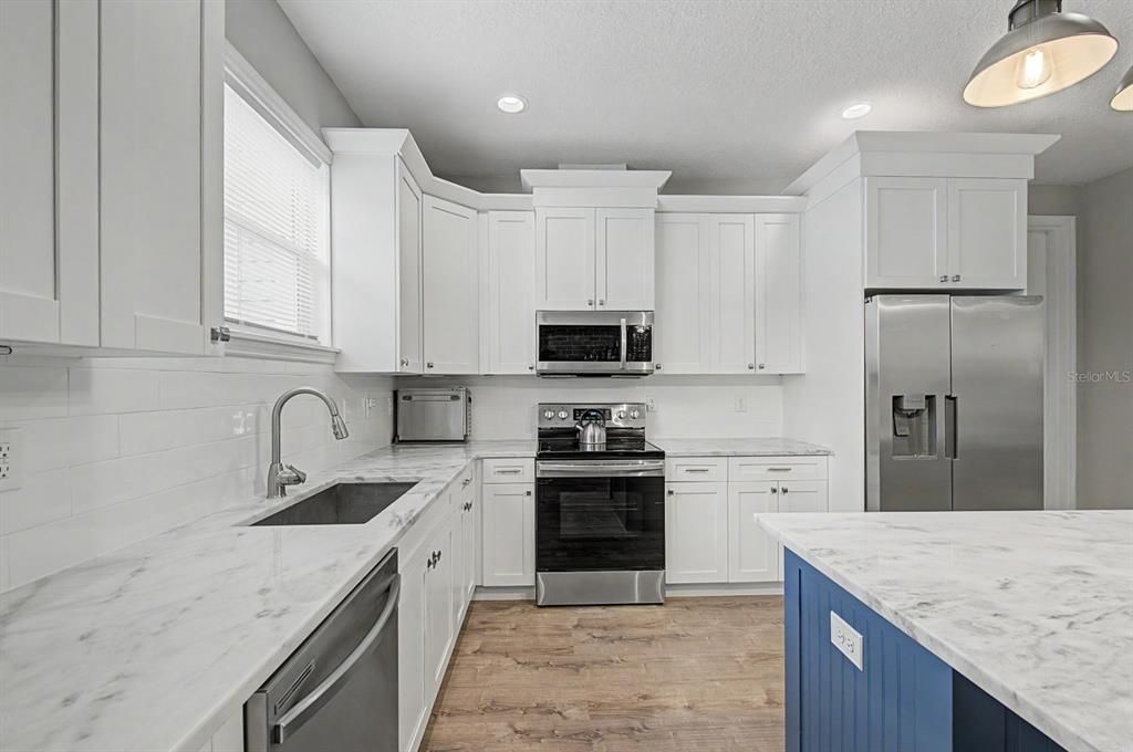For Sale: $599,900 (3 beds, 2 baths, 1360 Square Feet)
