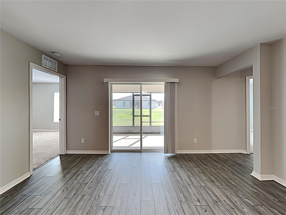 For Rent: $1,995 (3 beds, 2 baths, 1563 Square Feet)