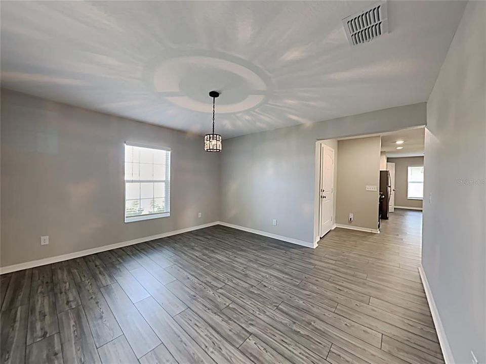 For Rent: $1,995 (3 beds, 2 baths, 1563 Square Feet)