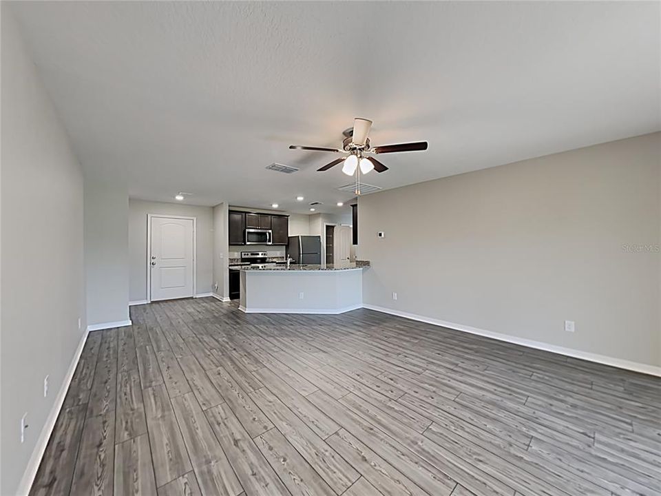 For Rent: $1,995 (3 beds, 2 baths, 1563 Square Feet)