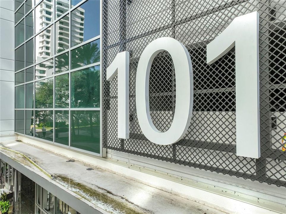 待售: $199,000 (1 贝兹, 1 浴室, 644 平方英尺)