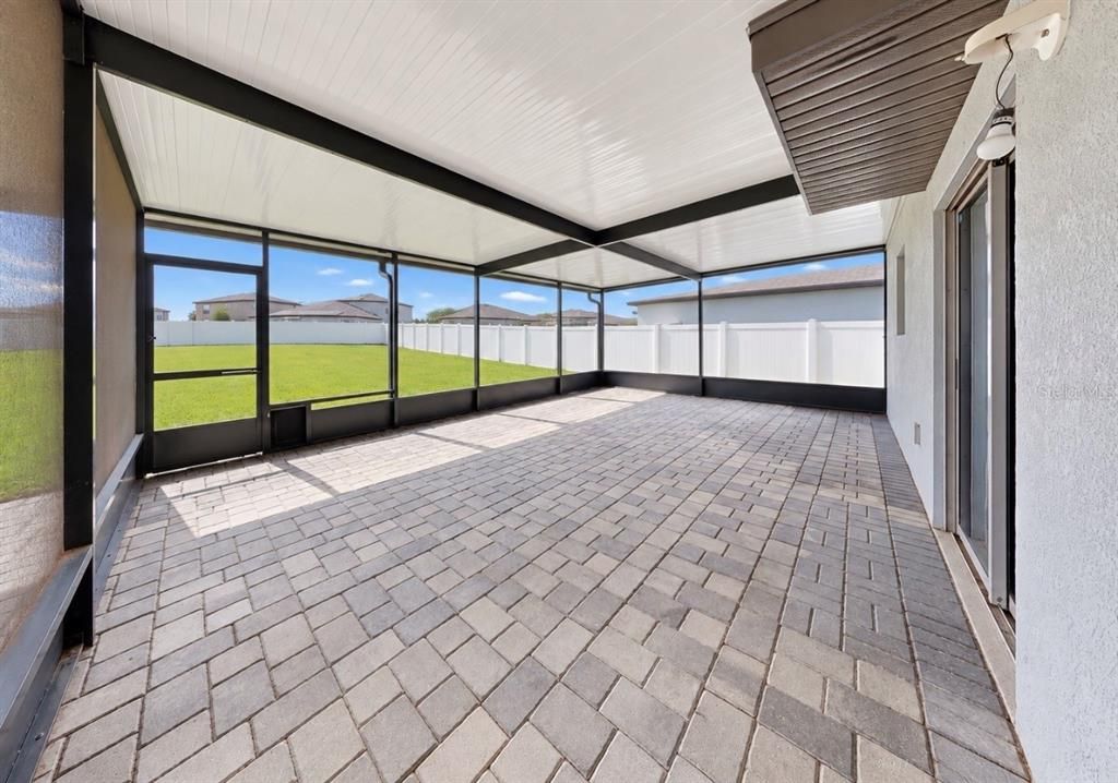 For Sale: $399,900 (4 beds, 2 baths, 2635 Square Feet)