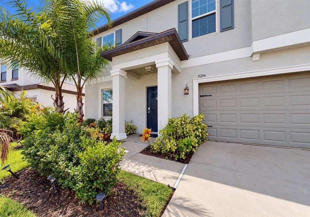 For Sale: $399,900 (4 beds, 2 baths, 2635 Square Feet)