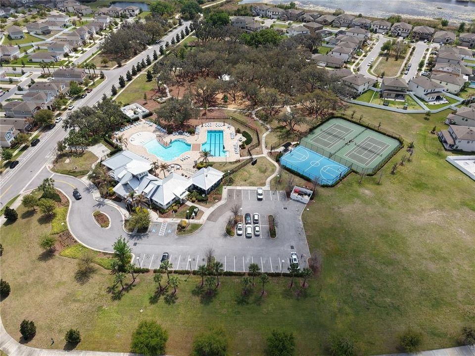 For Sale: $399,900 (4 beds, 2 baths, 2635 Square Feet)
