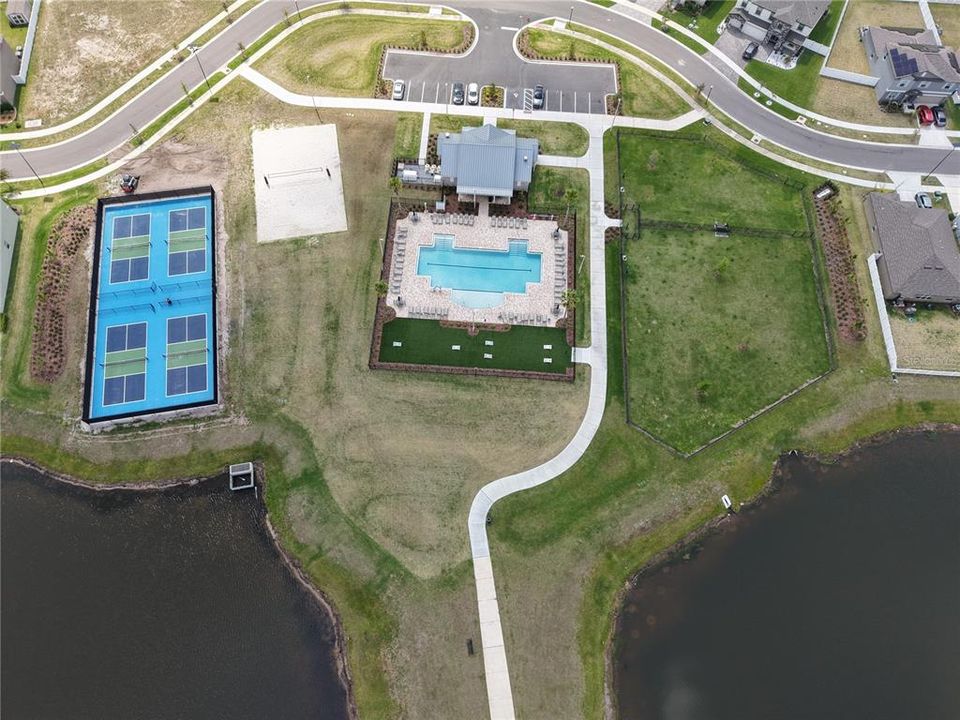 For Sale: $399,900 (4 beds, 2 baths, 2635 Square Feet)