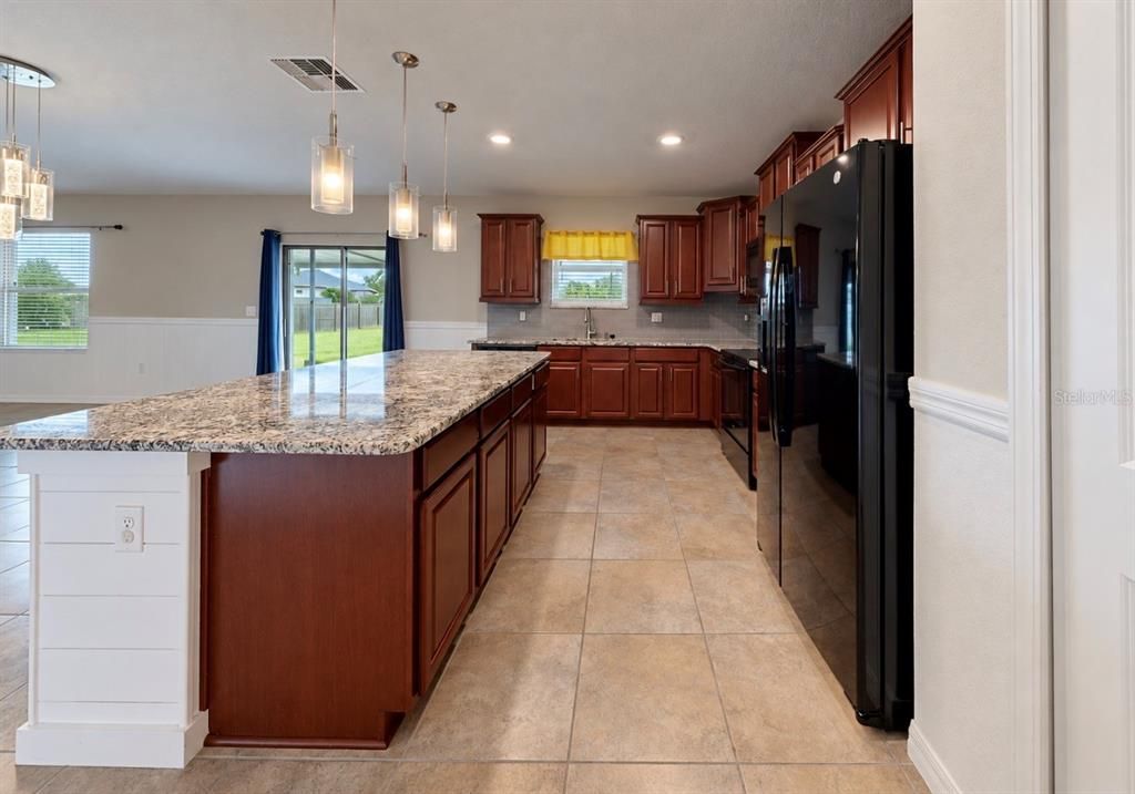 For Sale: $399,900 (4 beds, 2 baths, 2635 Square Feet)