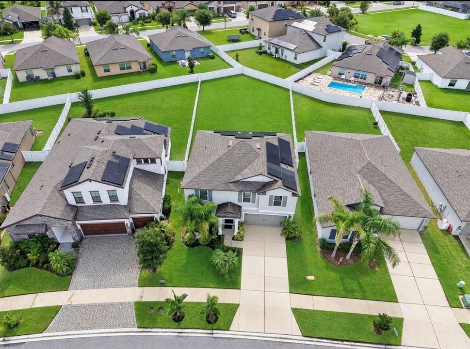 For Sale: $399,900 (4 beds, 2 baths, 2635 Square Feet)