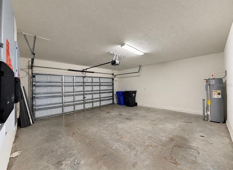 For Sale: $399,900 (4 beds, 2 baths, 2635 Square Feet)
