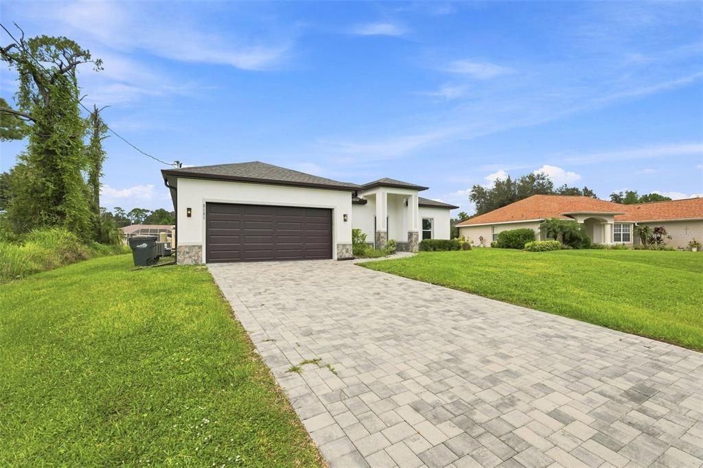 For Sale: $355,000 (3 beds, 2 baths, 1468 Square Feet)
