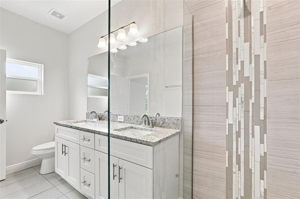 For Sale: $355,000 (3 beds, 2 baths, 1468 Square Feet)