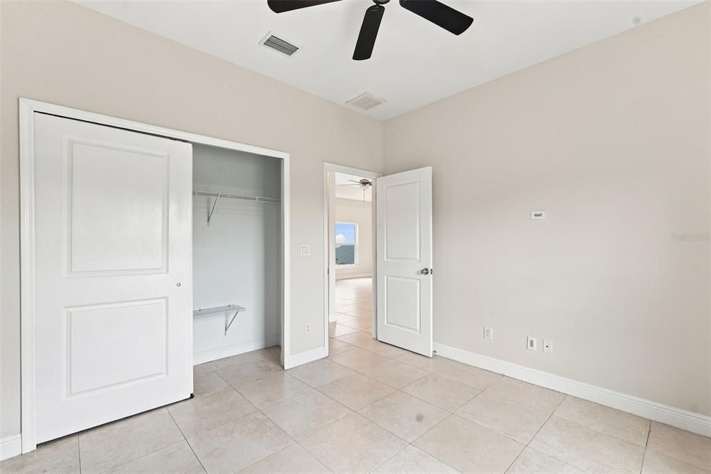 For Sale: $355,000 (3 beds, 2 baths, 1468 Square Feet)