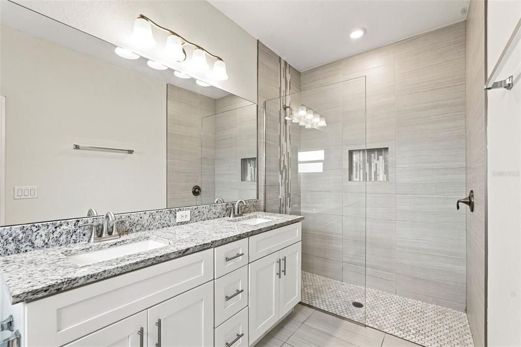 For Sale: $355,000 (3 beds, 2 baths, 1468 Square Feet)