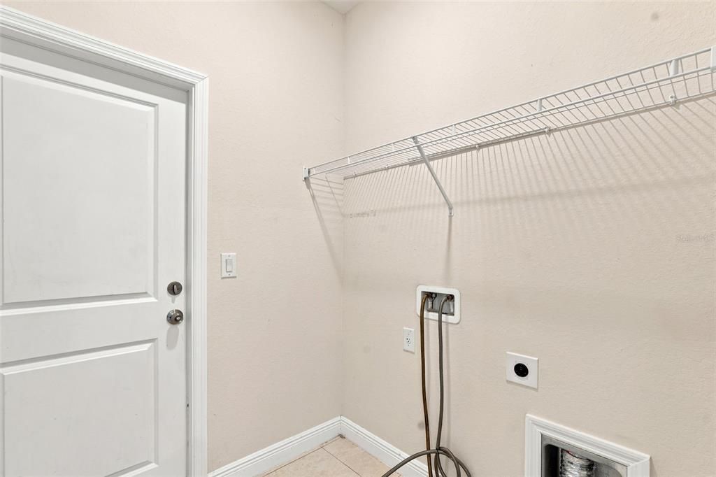 For Sale: $355,000 (3 beds, 2 baths, 1468 Square Feet)