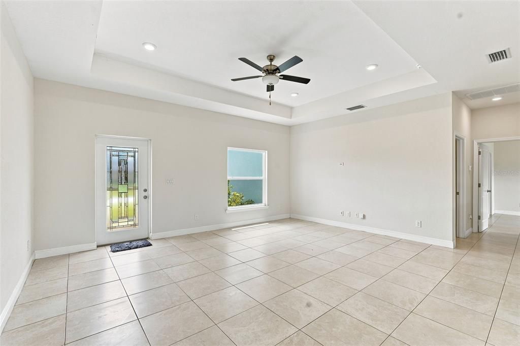 For Sale: $355,000 (3 beds, 2 baths, 1468 Square Feet)