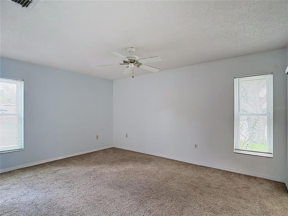 For Sale: $229,900 (3 beds, 2 baths, 1432 Square Feet)