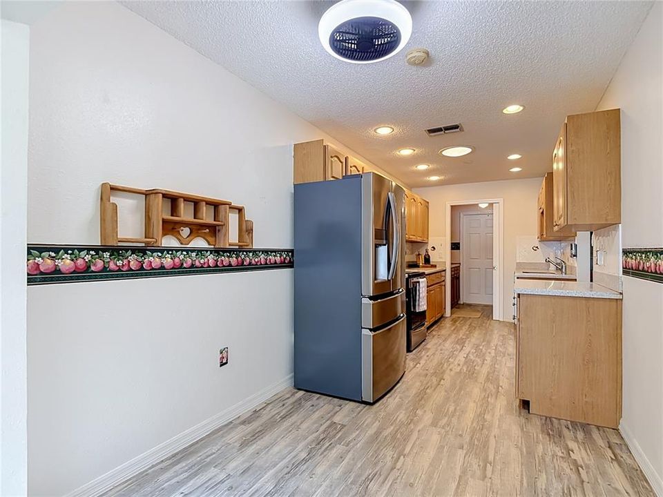 For Sale: $229,900 (3 beds, 2 baths, 1432 Square Feet)