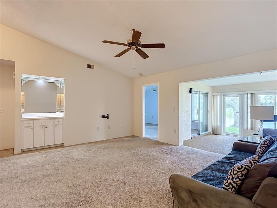 For Sale: $229,900 (3 beds, 2 baths, 1432 Square Feet)