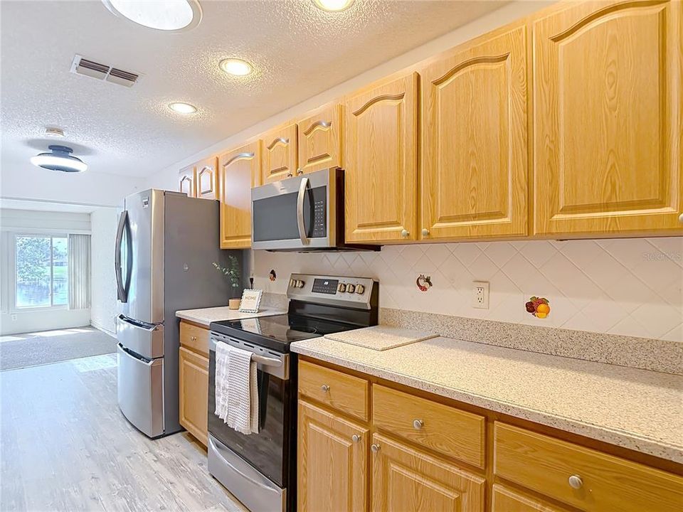 For Sale: $229,900 (3 beds, 2 baths, 1432 Square Feet)