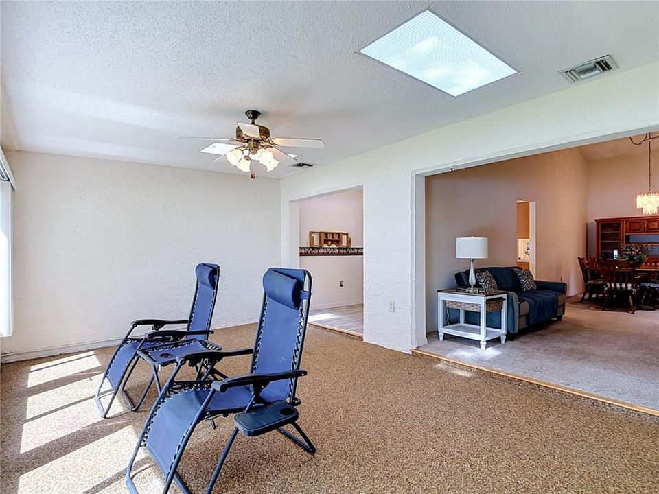 For Sale: $229,900 (3 beds, 2 baths, 1432 Square Feet)