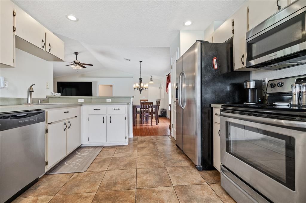 For Sale: $325,000 (4 beds, 2 baths, 1768 Square Feet)