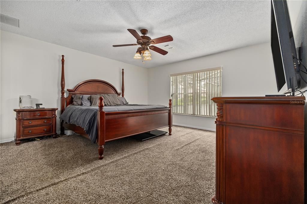 For Sale: $325,000 (4 beds, 2 baths, 1768 Square Feet)