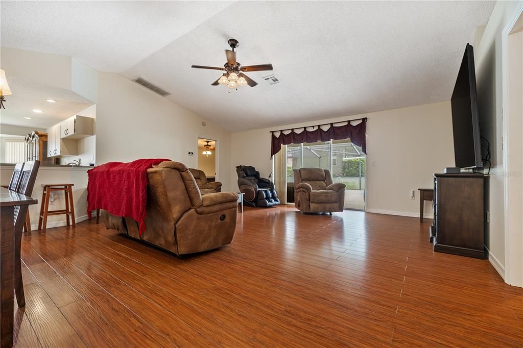 For Sale: $325,000 (4 beds, 2 baths, 1768 Square Feet)
