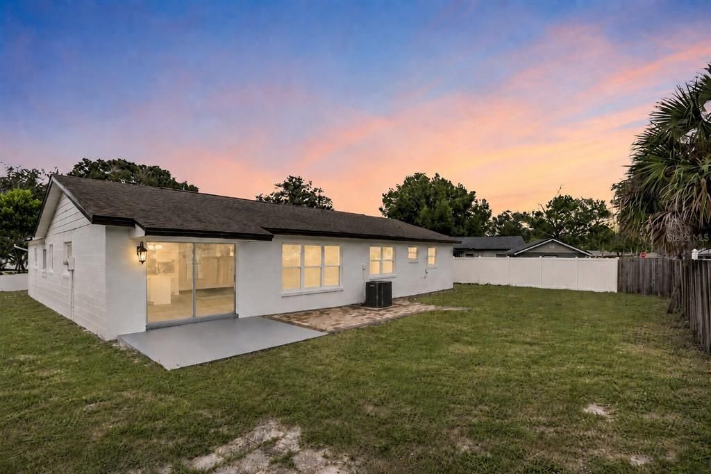 For Sale: $389,900 (4 beds, 2 baths, 1525 Square Feet)