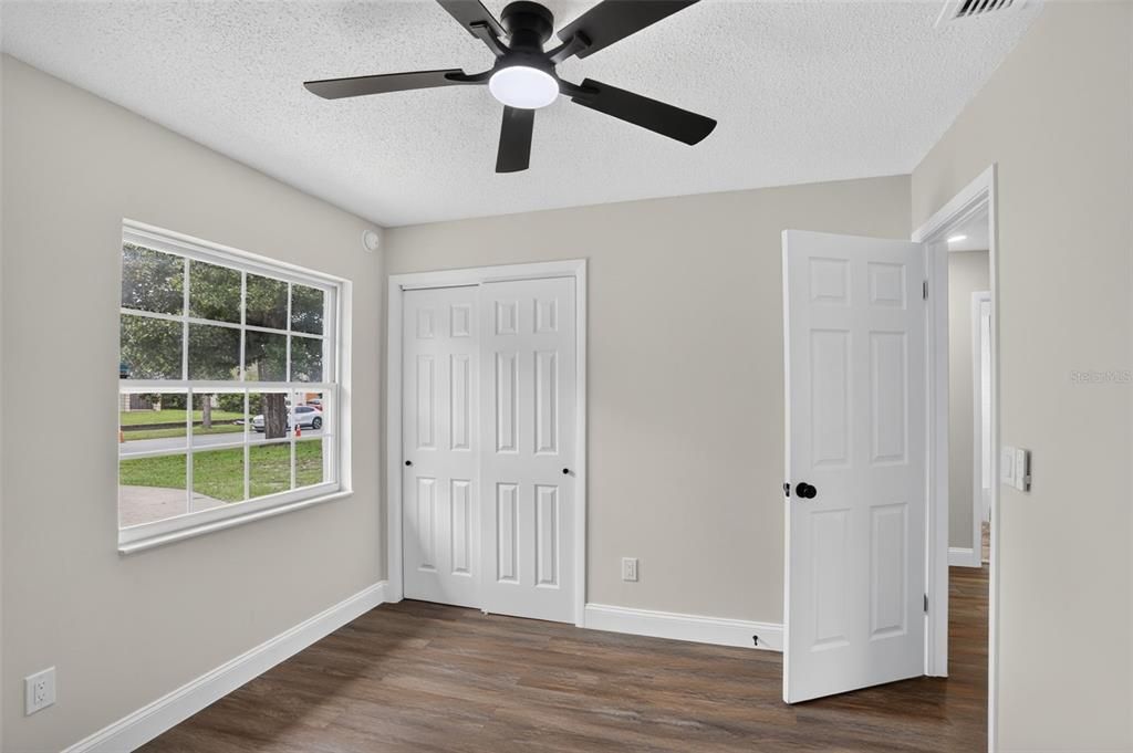For Sale: $389,900 (4 beds, 2 baths, 1525 Square Feet)