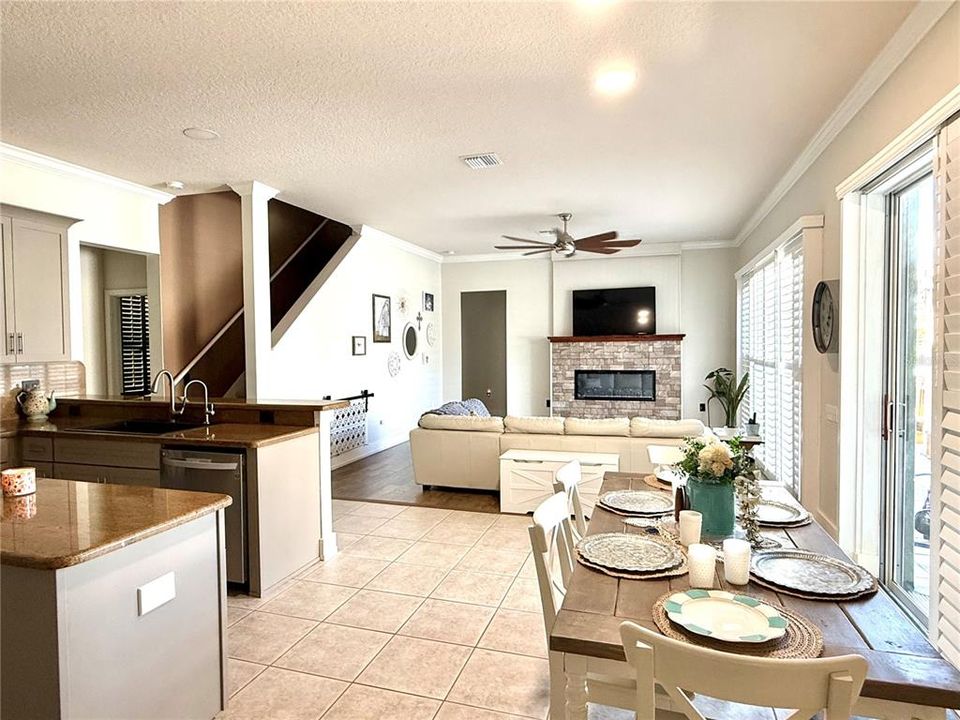 En Venta: $633,000 (4 camas, 3 baños, 3033 Pies cuadrados)
