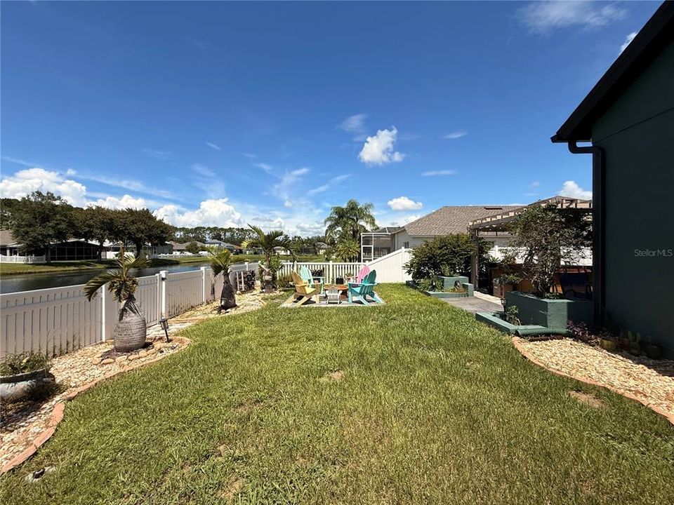 En Venta: $633,000 (4 camas, 3 baños, 3033 Pies cuadrados)