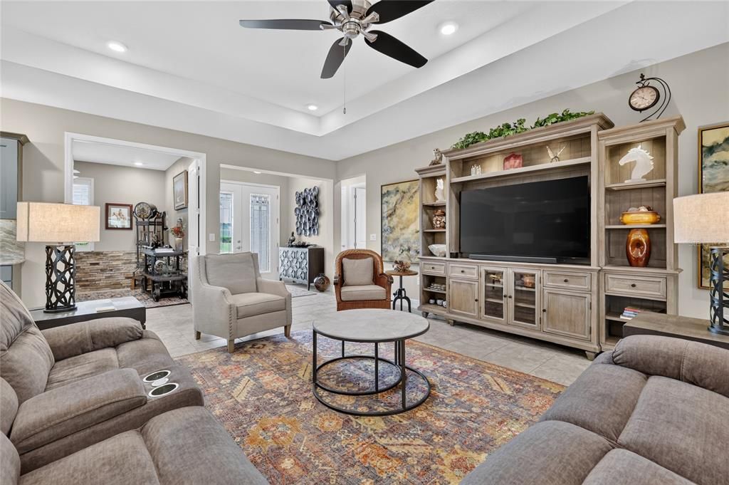 For Sale: $645,000 (3 beds, 2 baths, 2969 Square Feet)