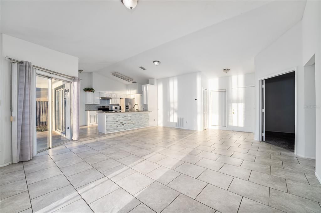 For Rent: $2,500 (3 beds, 2 baths, 1349 Square Feet)