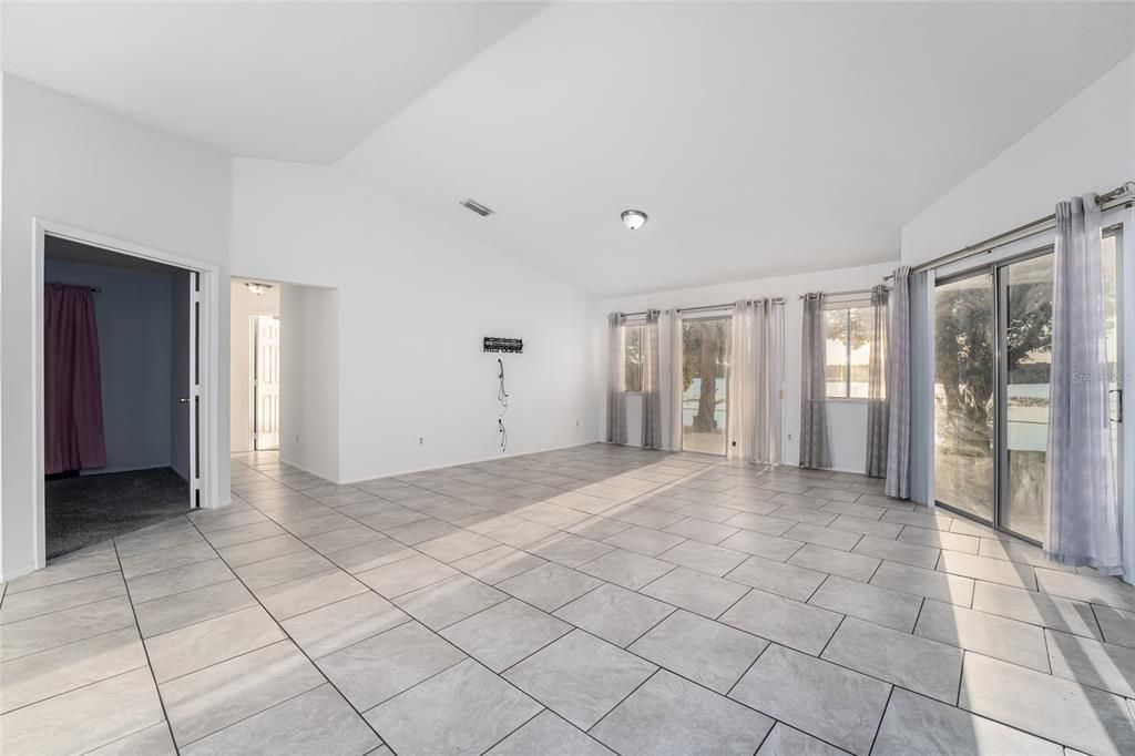 For Rent: $2,500 (3 beds, 2 baths, 1349 Square Feet)