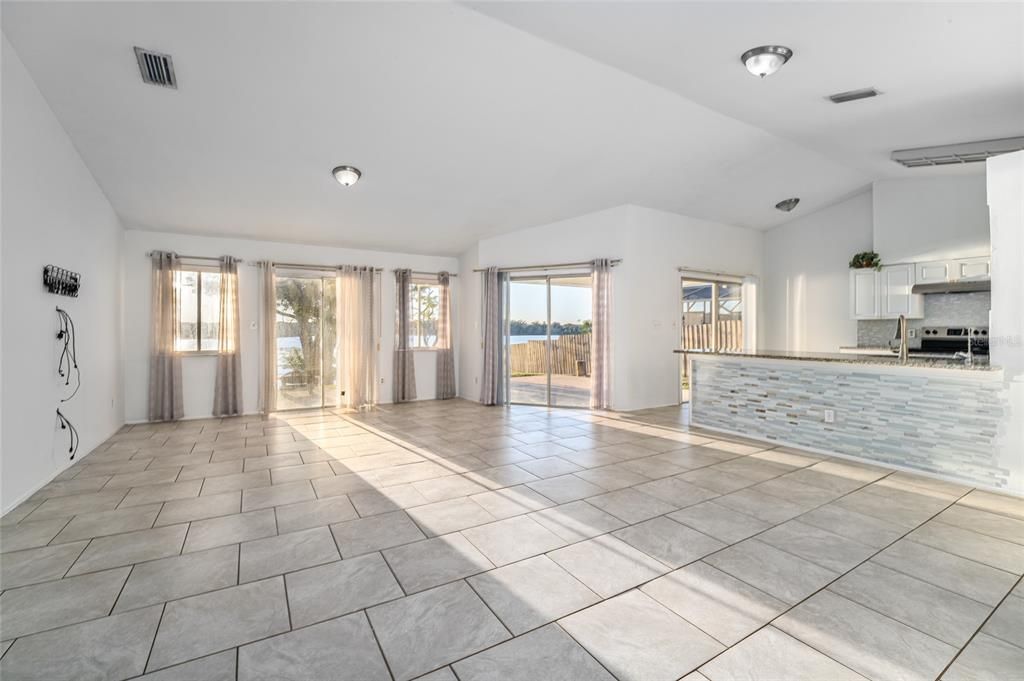 For Rent: $2,500 (3 beds, 2 baths, 1349 Square Feet)