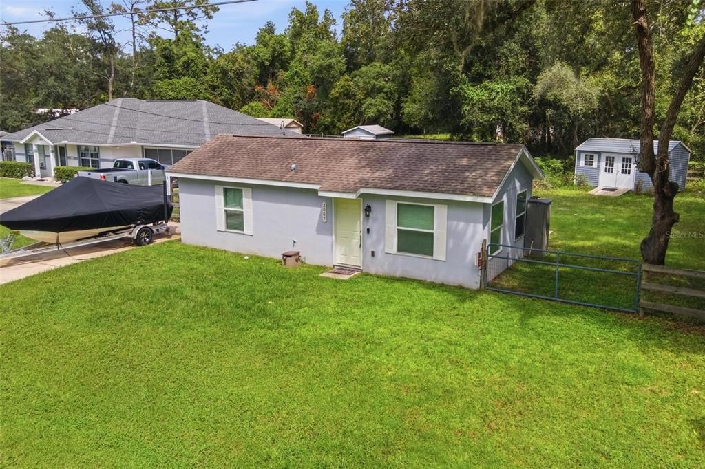 For Sale: $179,900 (2 beds, 1 baths, 712 Square Feet)