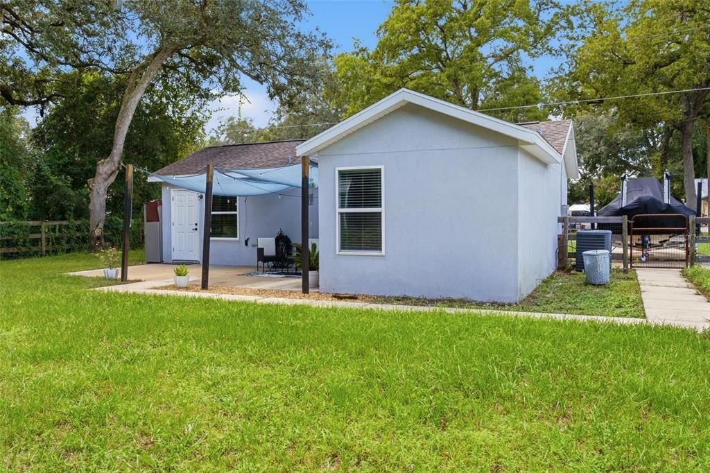 For Sale: $179,900 (2 beds, 1 baths, 712 Square Feet)