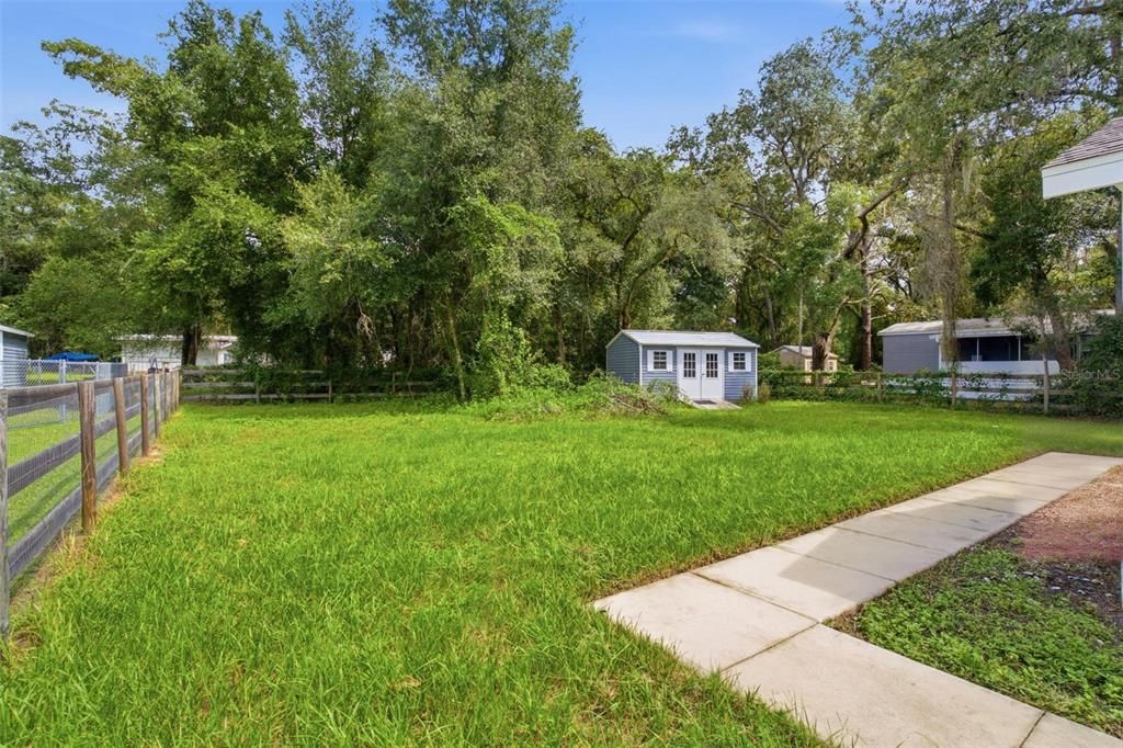 For Sale: $179,900 (2 beds, 1 baths, 712 Square Feet)