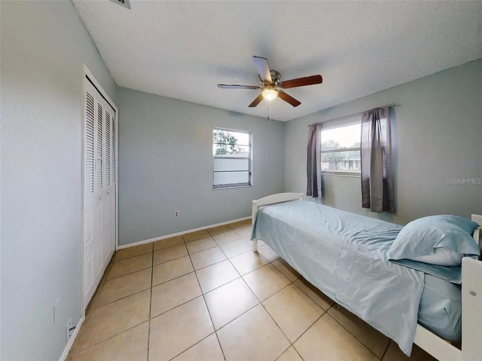For Sale: $350,000 (4 beds, 2 baths, 1668 Square Feet)